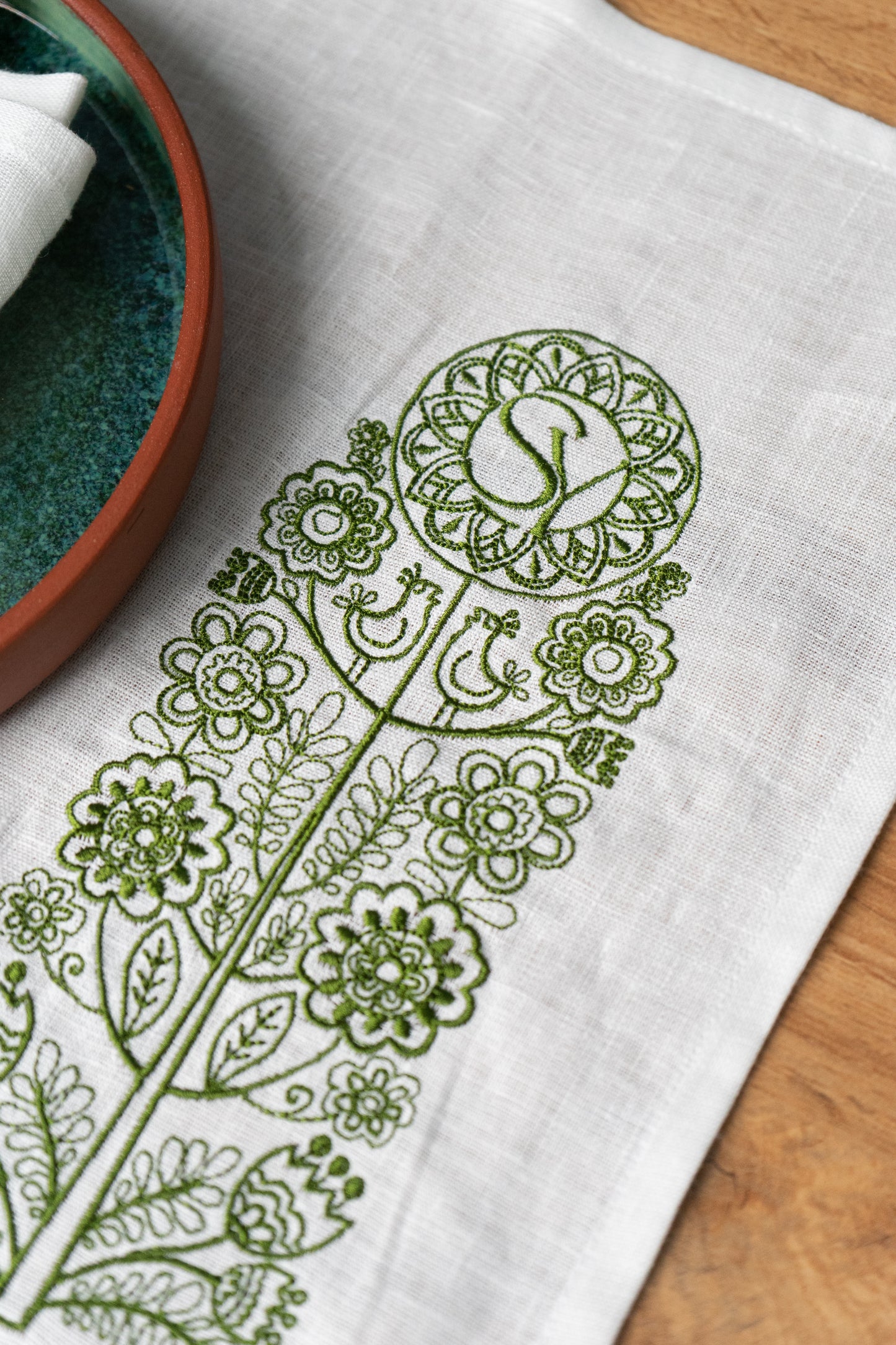 Linen runner, table runner with embroidery DEREVO RODU, 35x150 cm