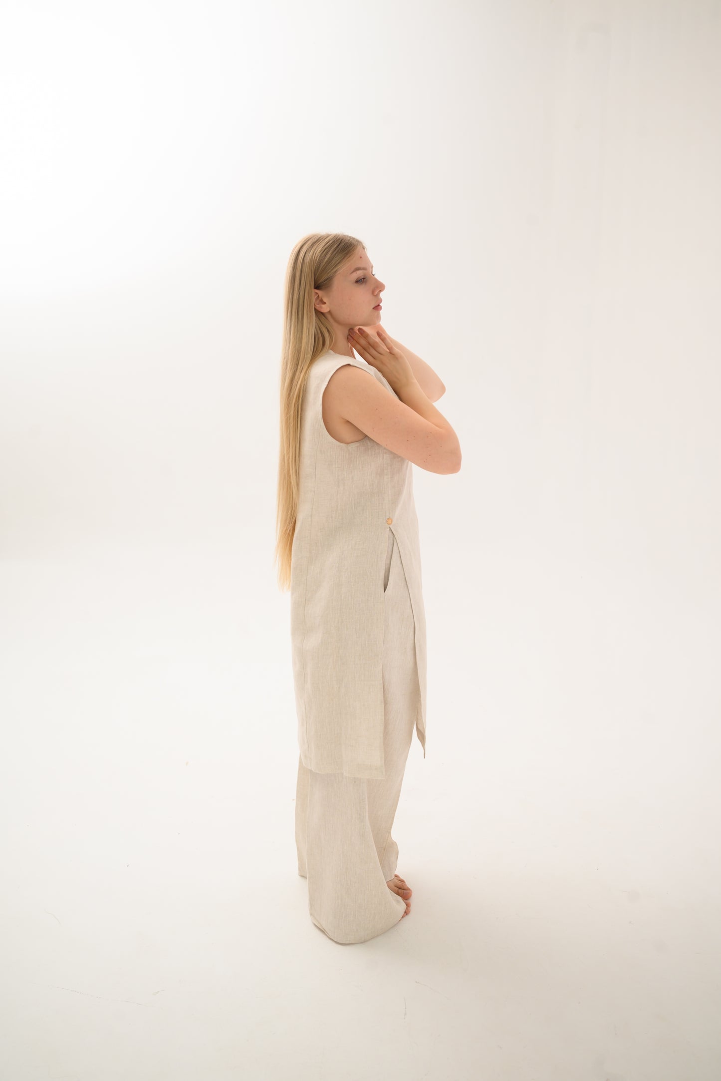 Lightweight tunic made of high quality linen