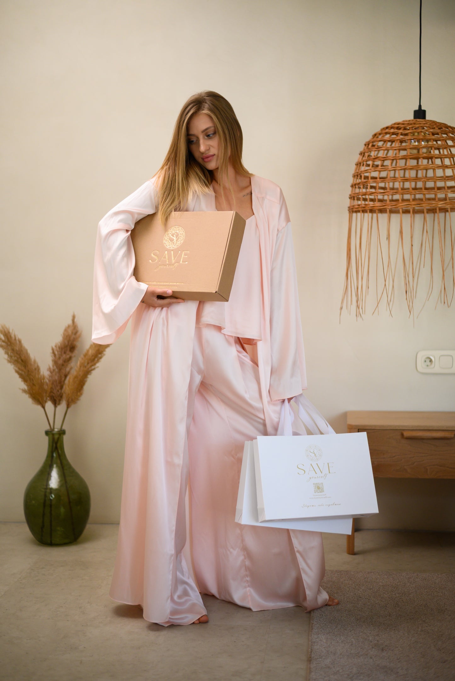Bohema kimono trench coat made of 100% Italian silk with a belt, pink