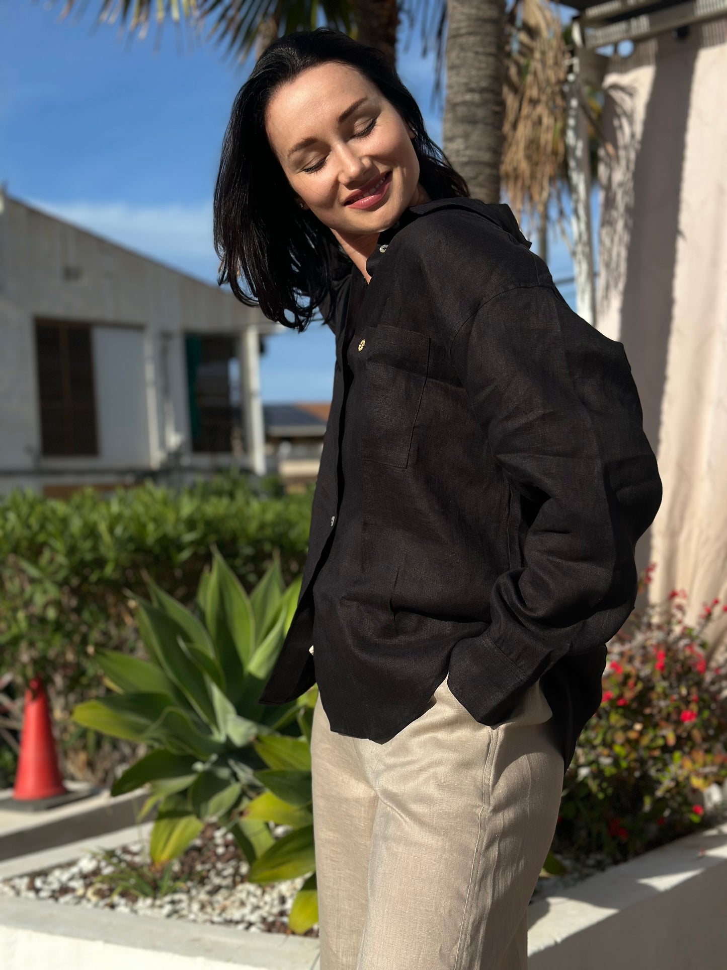Women's linen 100% shirt in black