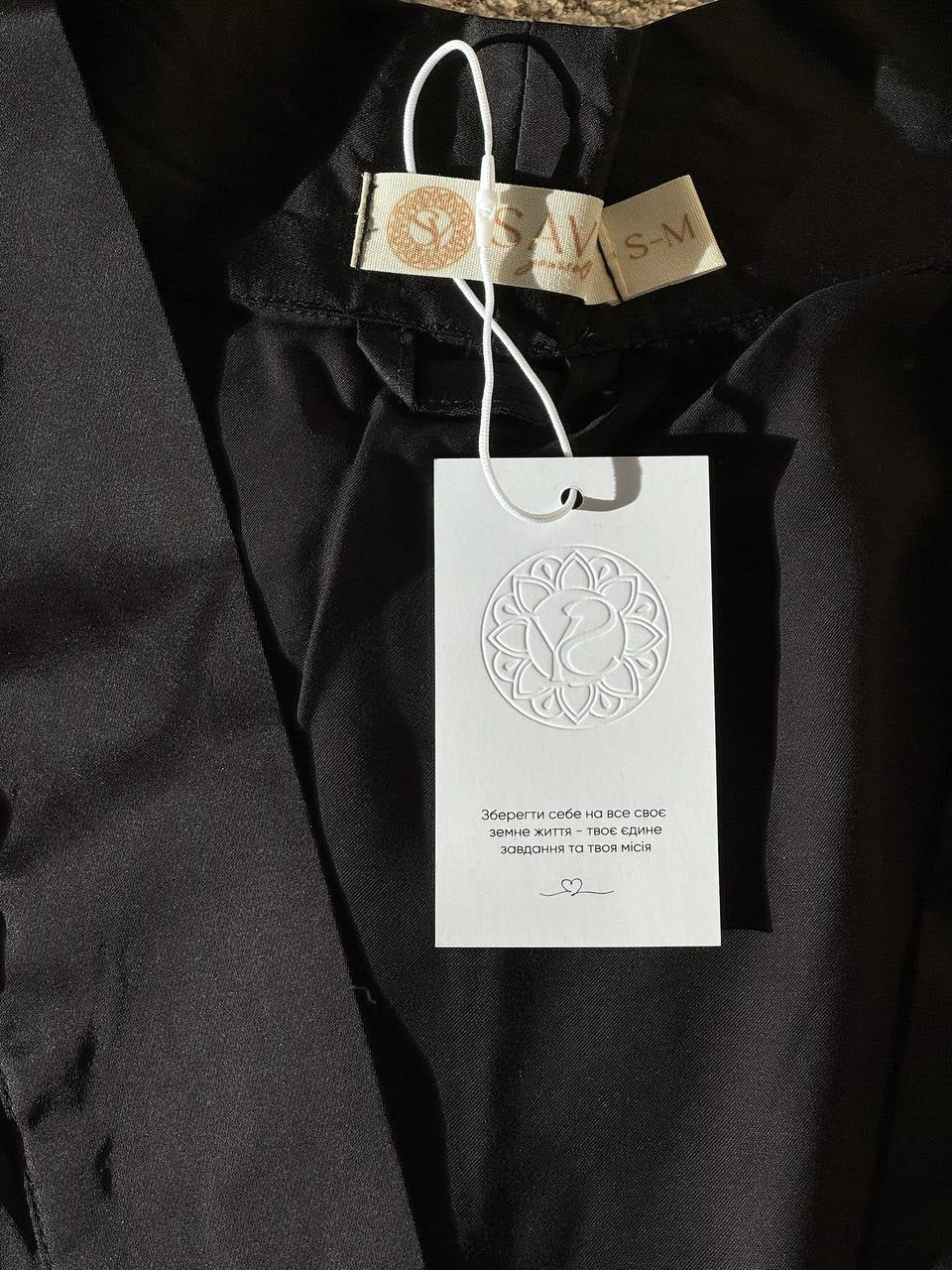 Women's black kimono dressing gown made of silky viscose "ELEGANTNA"