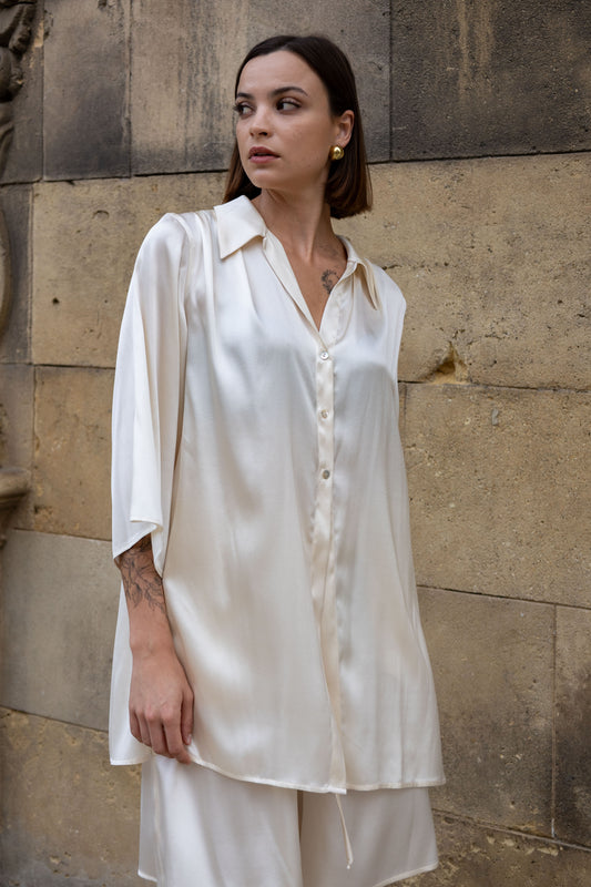 Suit, shirt and shorts, 100% Italian silk, milky white