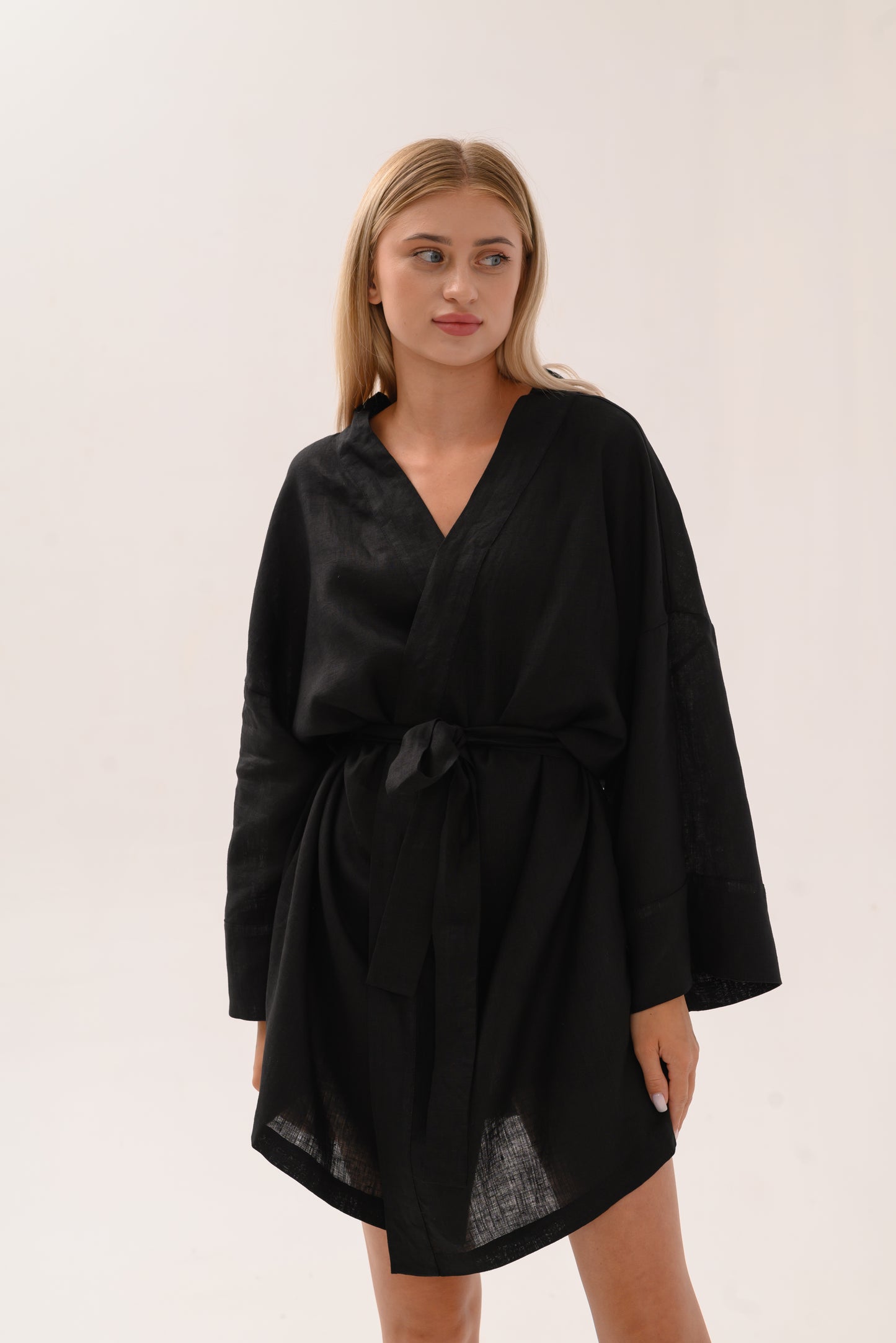 Women's kimono dress cropped in black linen 100% Save yourself Women's kimono dress cropped in black linen 100% Save yourself