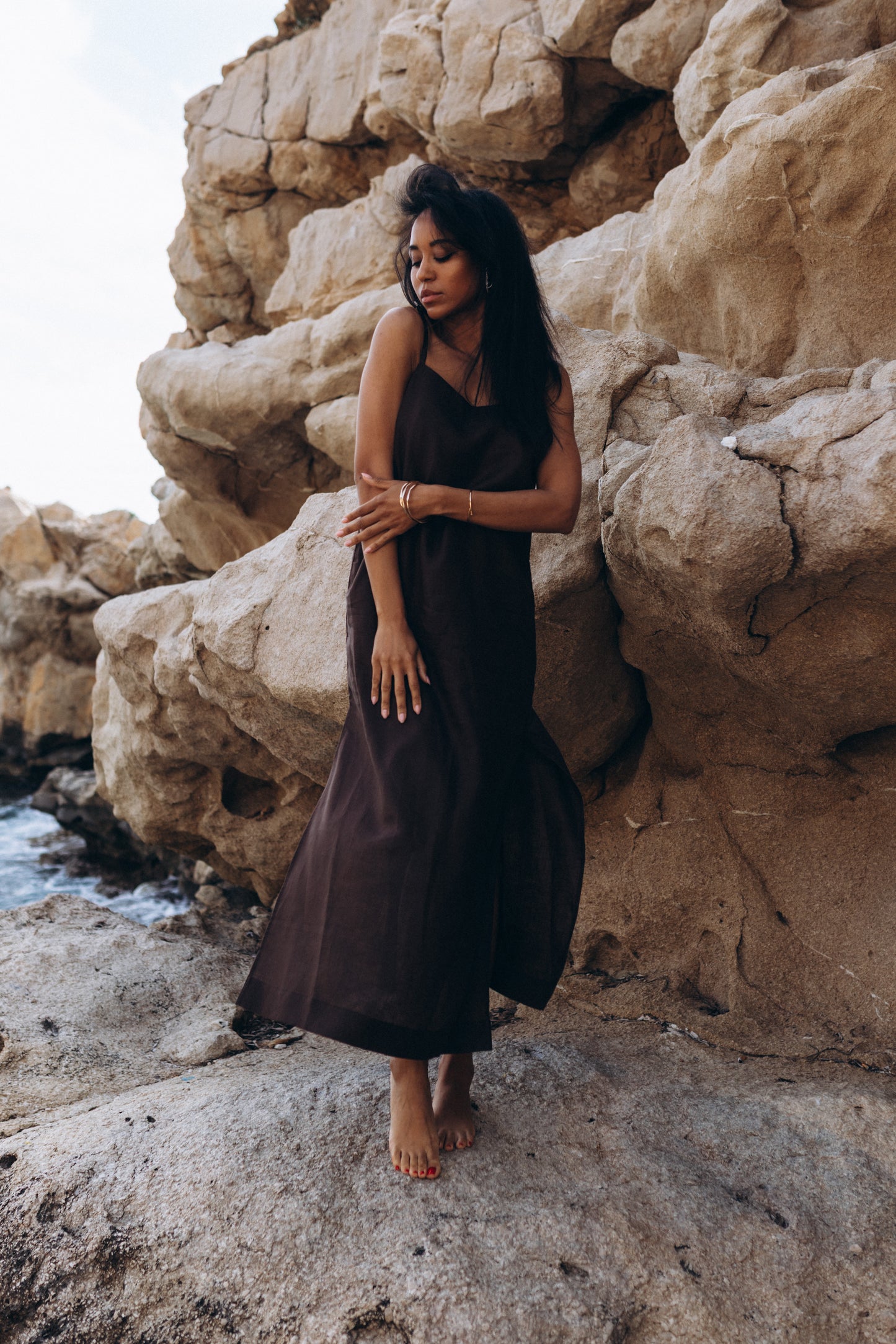 Chocolate maxi dress with straps made of 100% linen