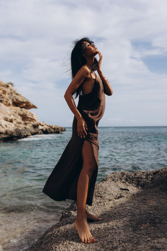 Chocolate maxi dress with straps made of 100% linen